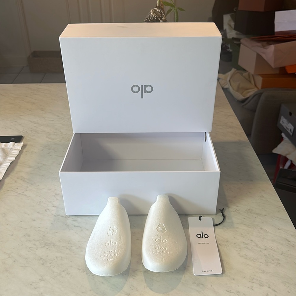 🌟✨Luxury Designer alo skeakers Box for Sale!✨🌟